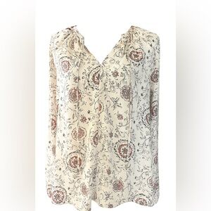 Ann Taylor Blouse Size XL lightweight top work attire or casual wear medallion